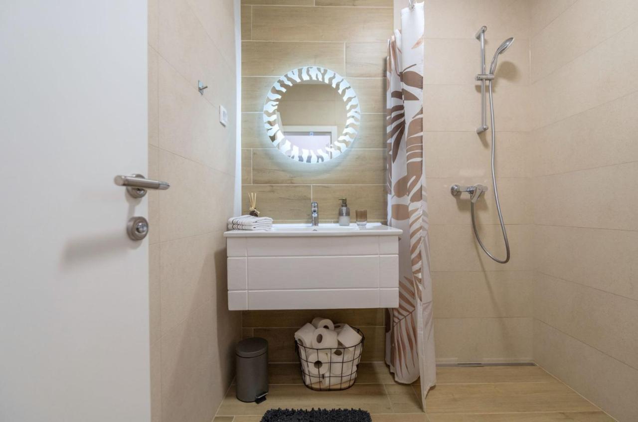Apartman M6 Makarska Bagian luar foto